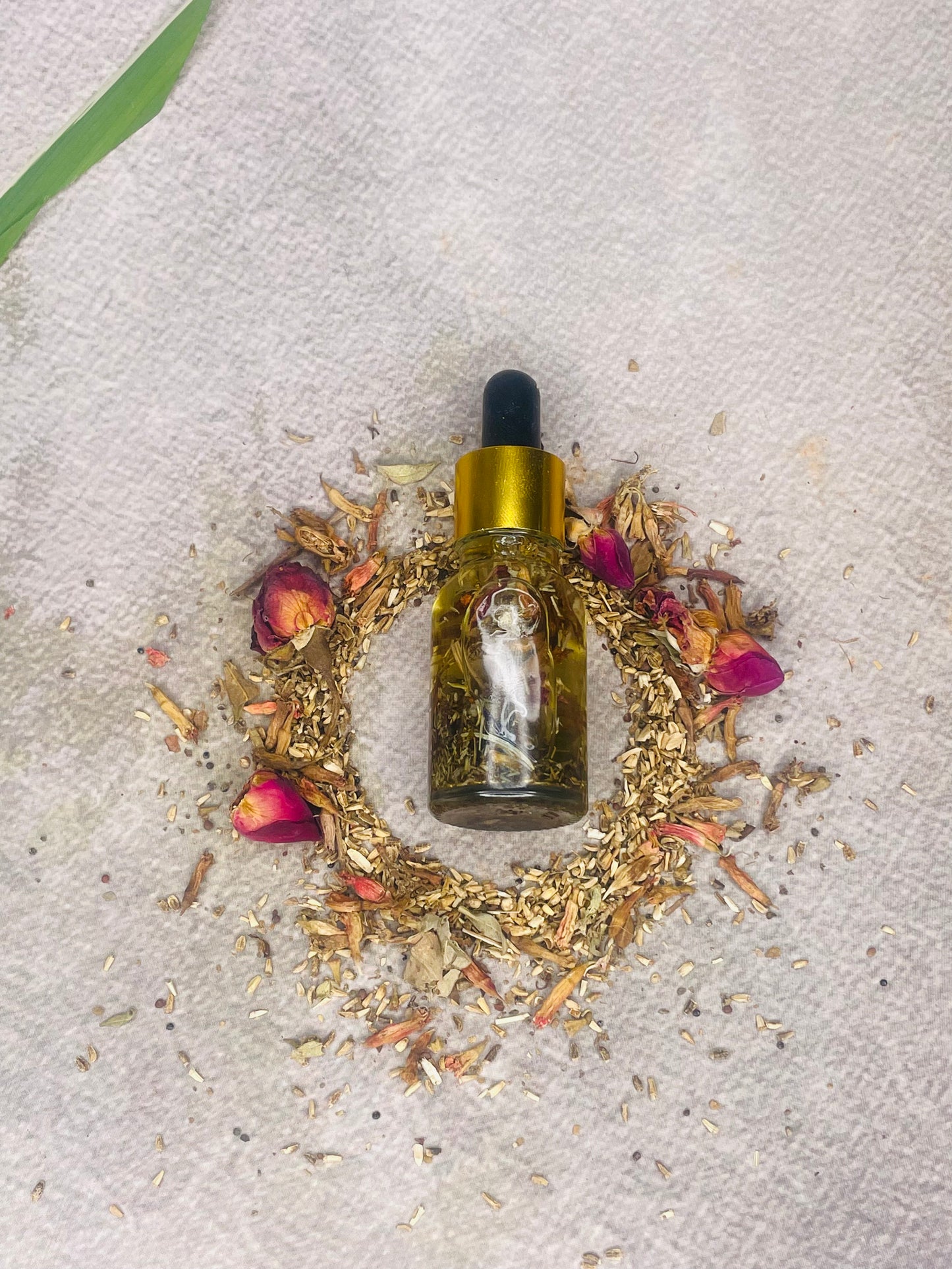 Vashikaran Oil – Manifest Attraction and Influence