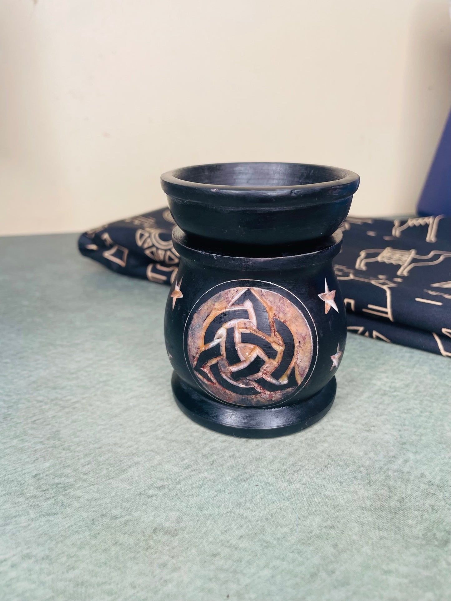 Oil Burner Aroma Diffuser|triquetra Hand Carved jali Work|Soapstone|for Aromatherapy